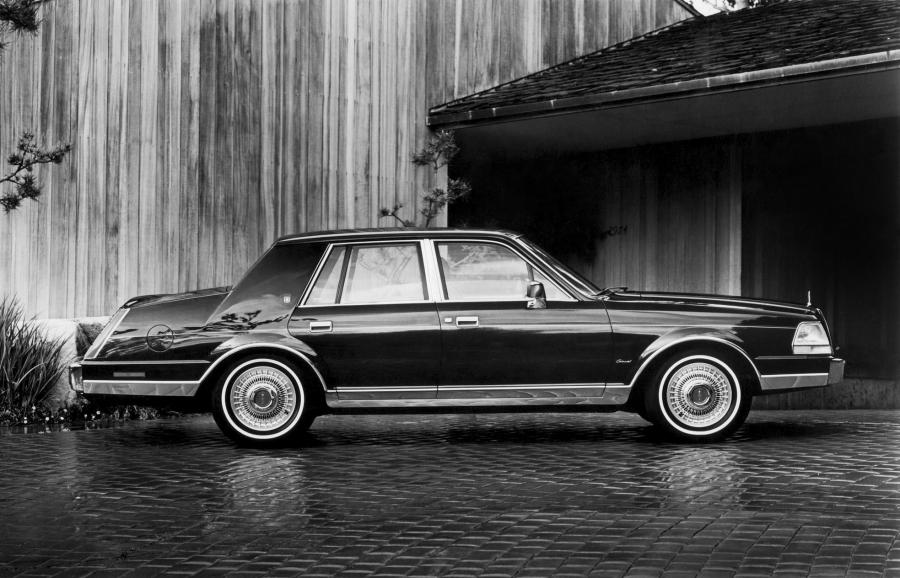  Lincoln Continental 1984 года  (фото 2 из 6)